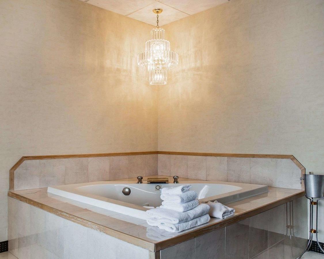 Quality Hotel & Suites At The Falls - thumb 25