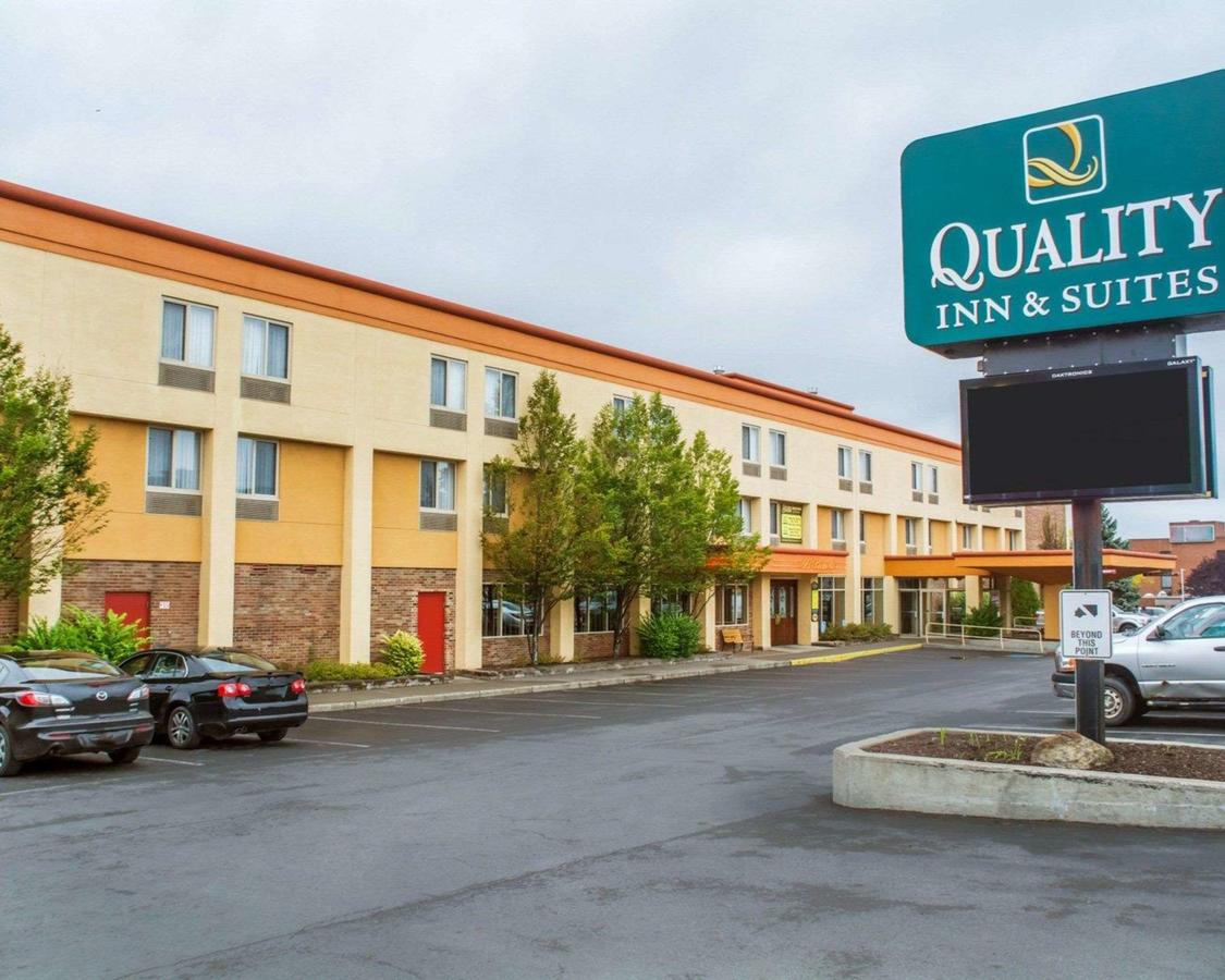 Quality Inn & Suites Riverfront Oswego - thumb 0