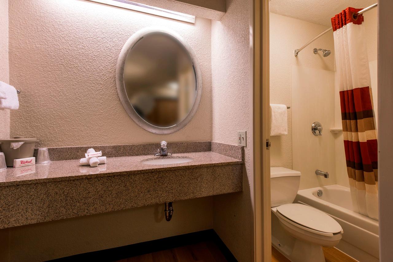 Red Roof Inn Chapel Hill - UNC - thumb 11