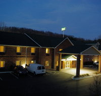 Mountain Inn  Suites Airport - Hendersonville - Accommodation Philadelphia