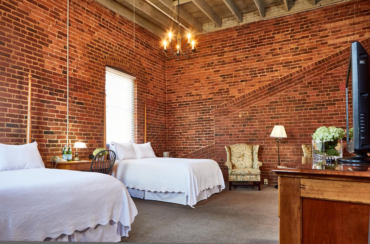 The Historic Brookstown Inn - thumb 8