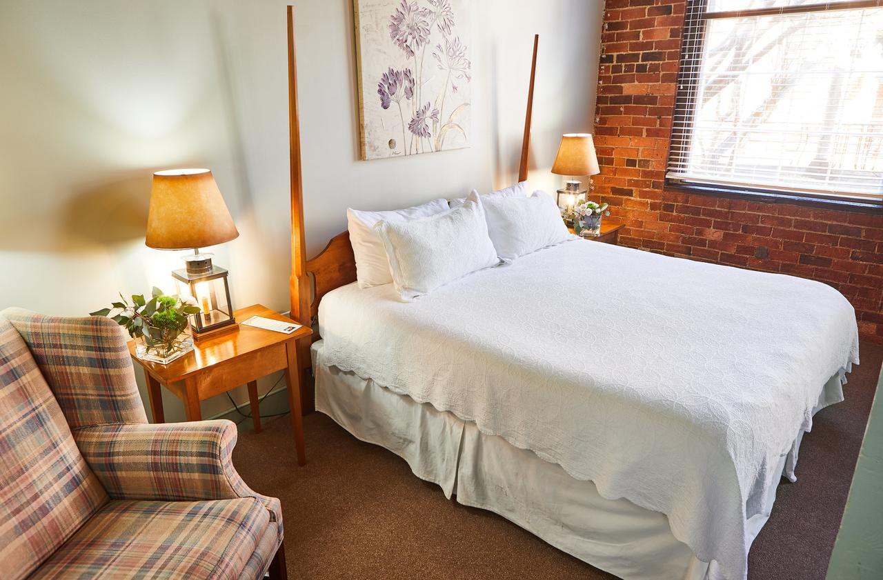 The Historic Brookstown Inn - thumb 26