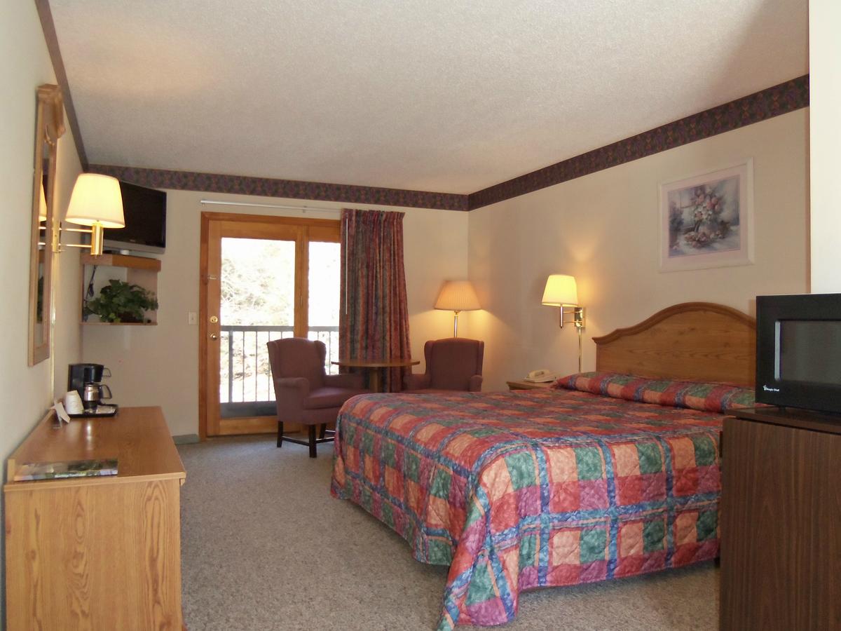 Four Seasons Inn - thumb 6