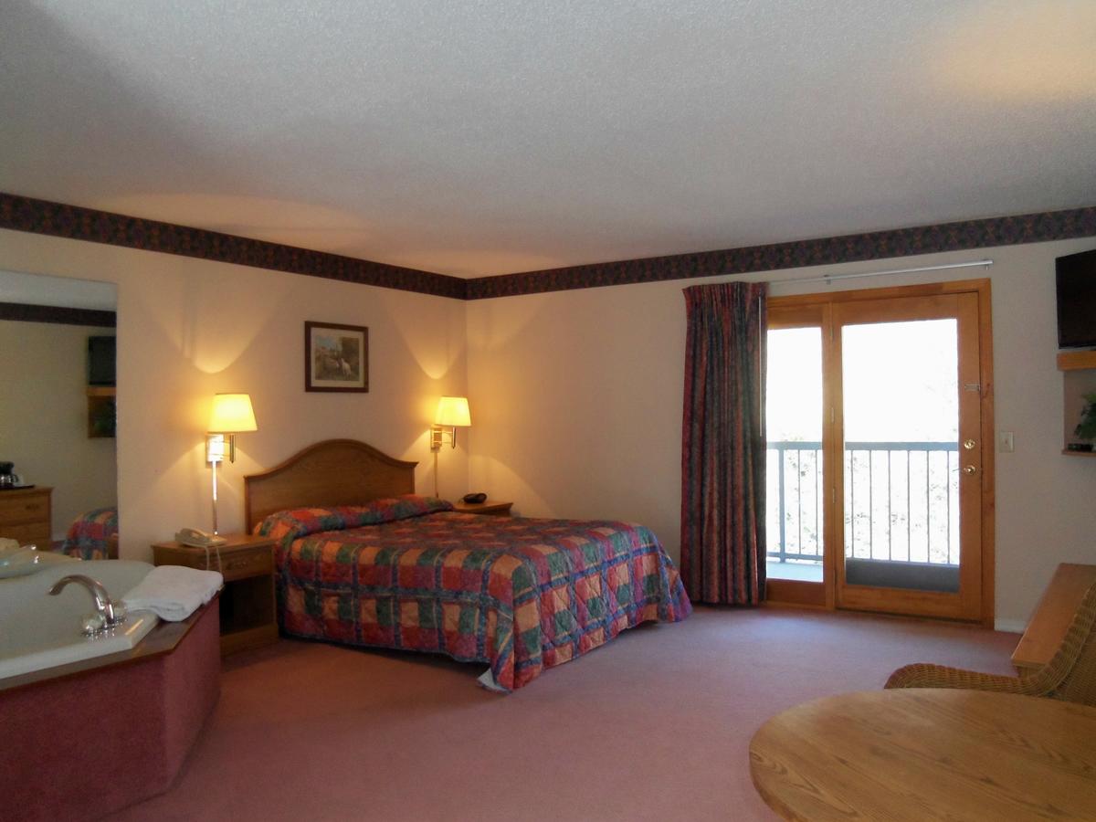 Four Seasons Inn - thumb 9