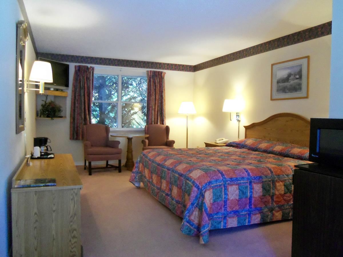 Four Seasons Inn - thumb 1