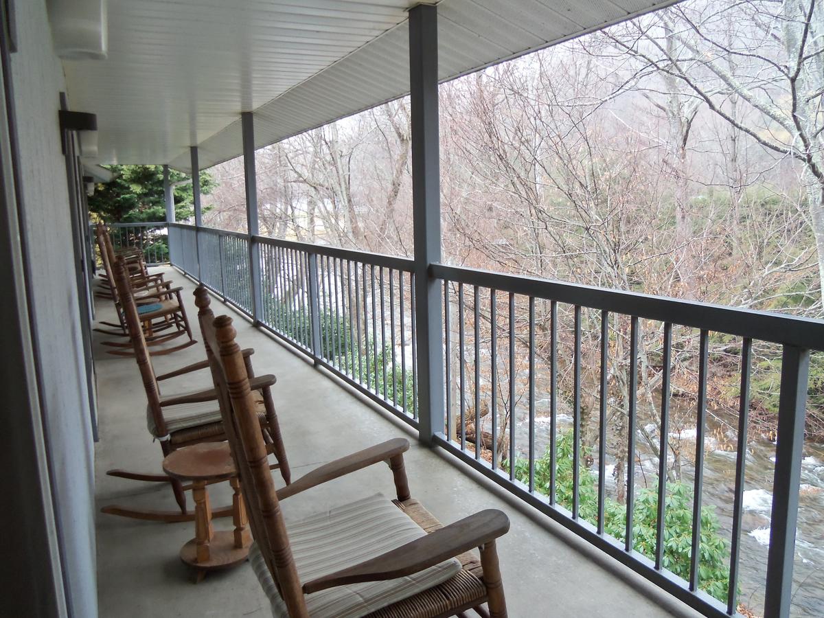 Four Seasons Inn - thumb 2