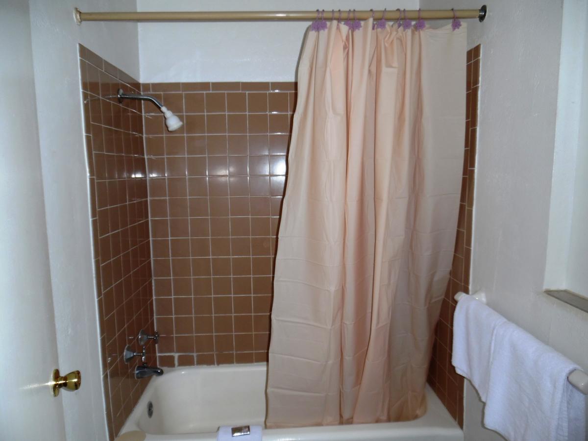Laurel Park Inn - thumb 2