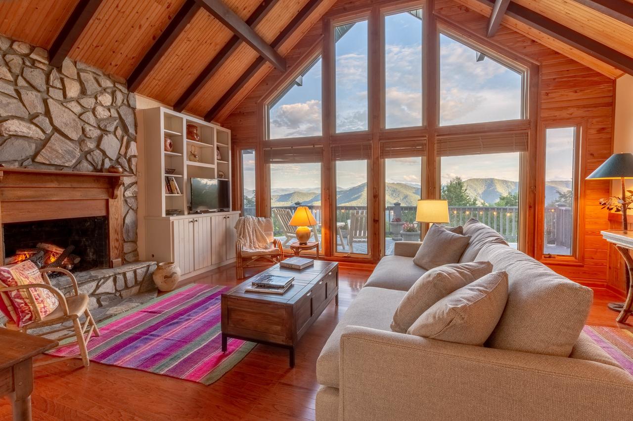 3 Bed 4 Bath Vacation Home In Maggie Valley - thumb 2