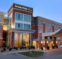 DoubleTree by Hilton West Fargo Sanford Medical Center Area - Accommodation Philadelphia