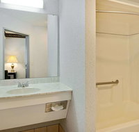 Days Inn by Wyndham Lisbon - Accommodation Philadelphia