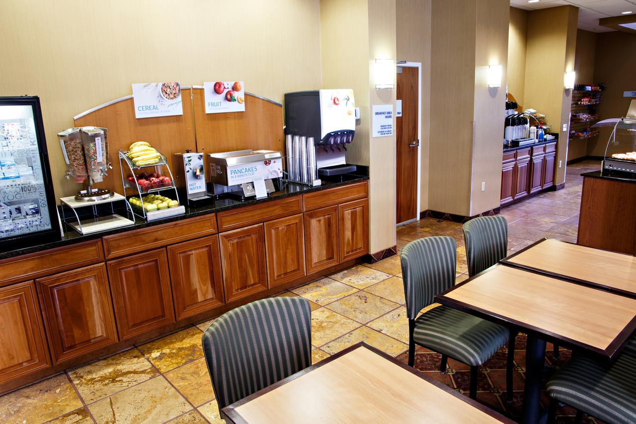 Holiday Inn Express Harrisburg West - thumb 14