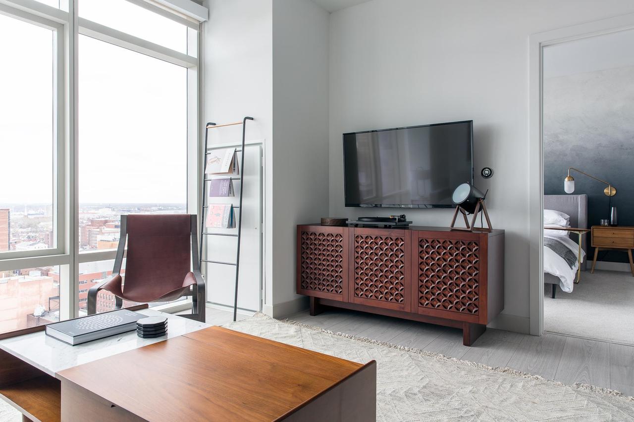 Captivating 1BR City Center W/ Gym - thumb 2