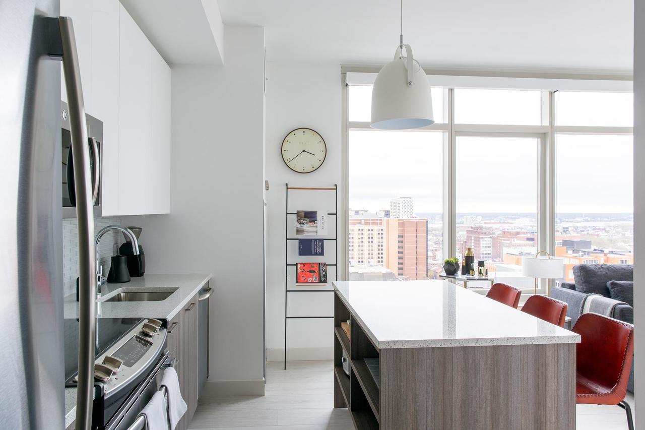 Hip 1BR/1BA + WiFi Lounge Downtown - thumb 2