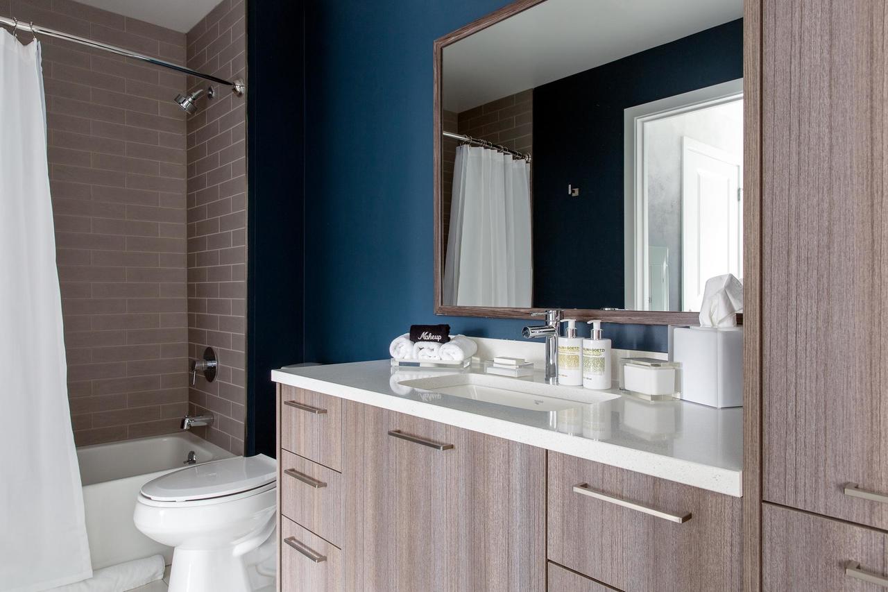 Sophisticated 1BR + Gym In Downtown - thumb 14