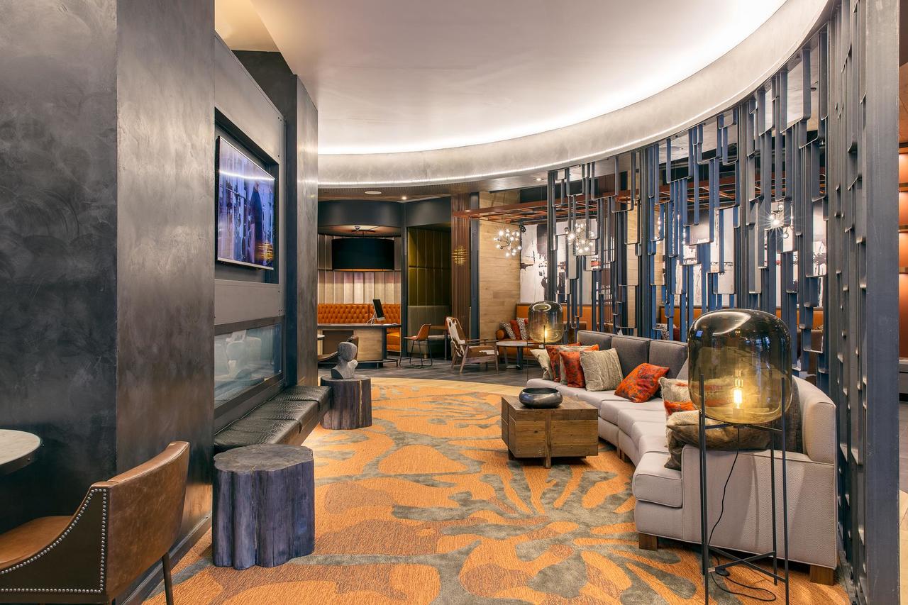 Sophisticated 1BR + Gym In Downtown - thumb 19