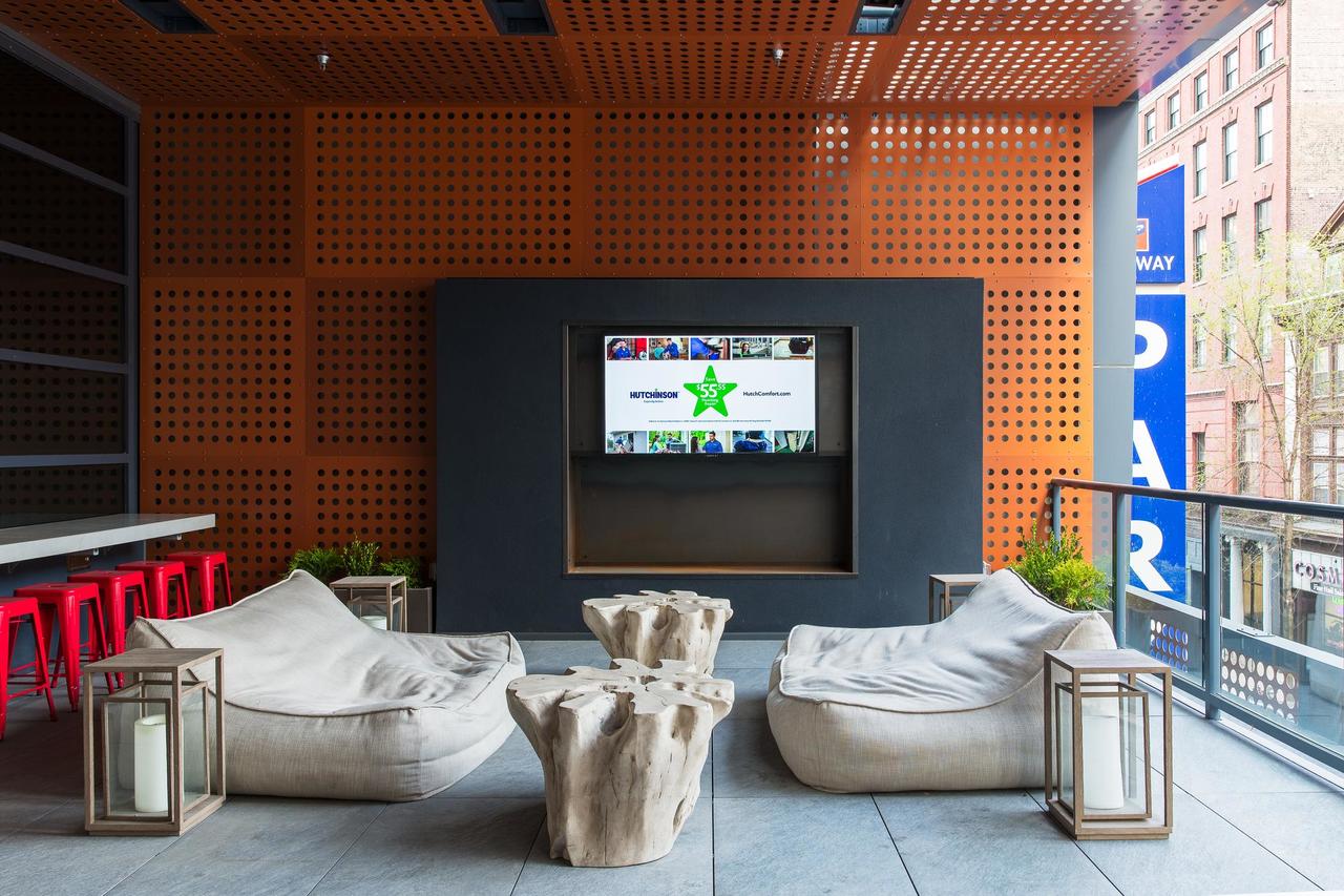 Sophisticated 1BR + Gym In Downtown - thumb 21