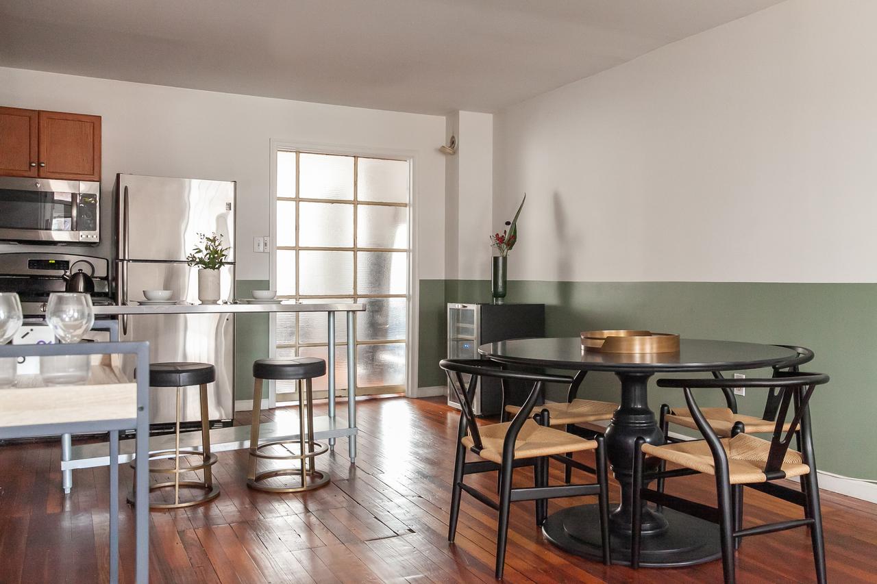 Charming 3BR Duplex Near Rittenhouse Sq By Domio - thumb 4