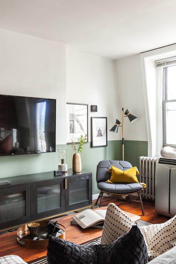 Charming 3BR Duplex Near Rittenhouse Sq By Domio - thumb 10