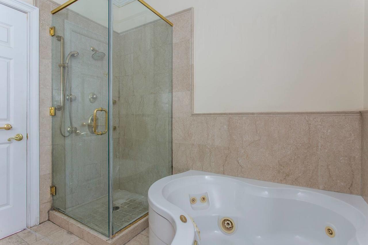 Chic 2BR/1BA Apt Near The Liberty Bell By Domio! - thumb 10