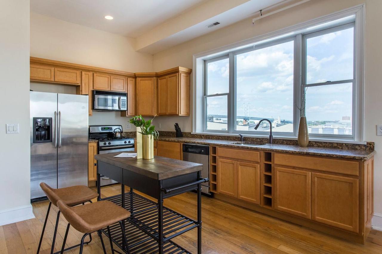 Spacious 2 BR Apt In Center City By Domio - thumb 9