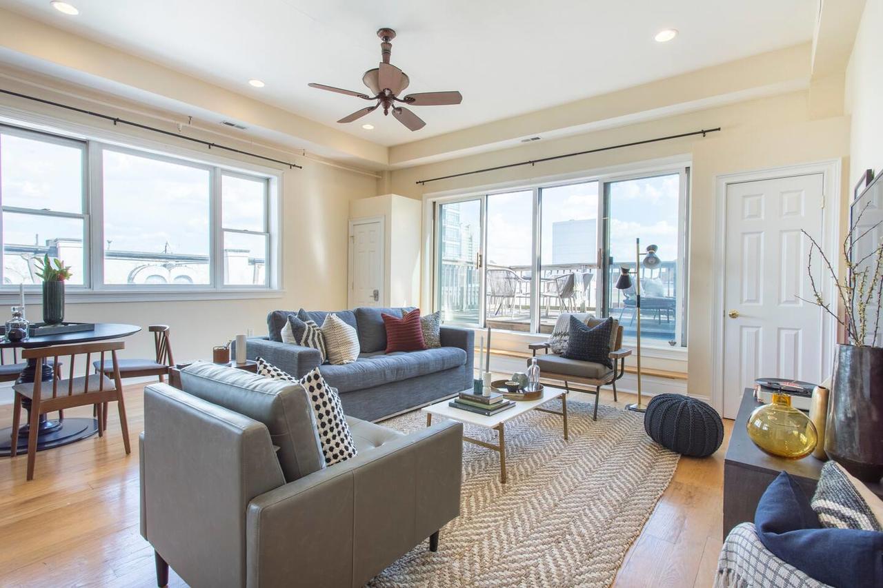 Spacious 2 BR Apt In Center City By Domio - thumb 6