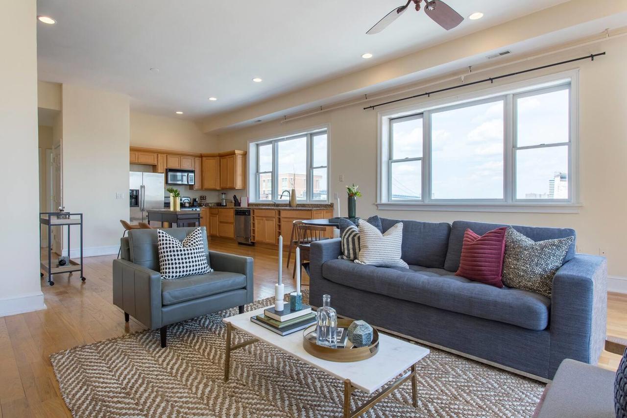 Spacious 2 BR Apt In Center City By Domio - thumb 8
