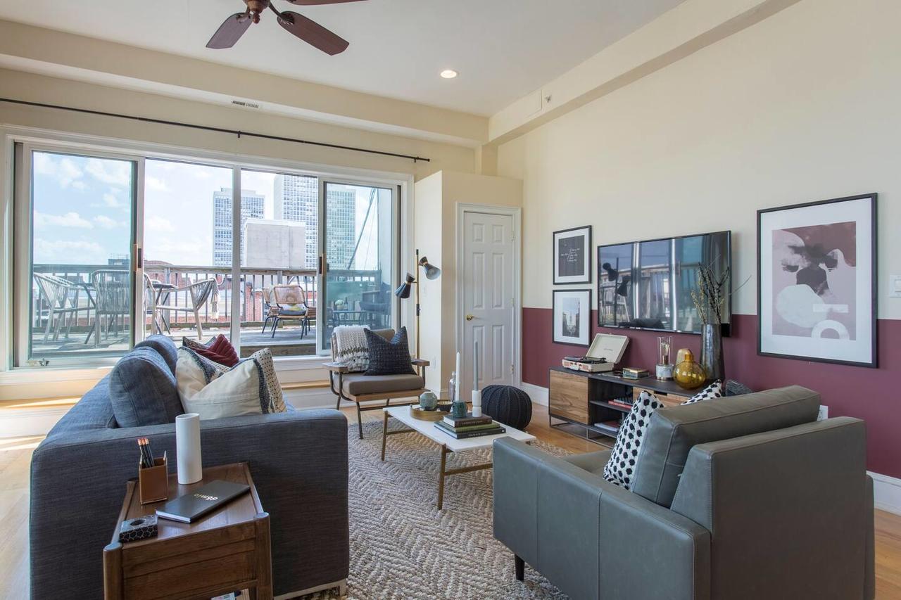 Spacious 2 BR Apt In Center City By Domio - thumb 7