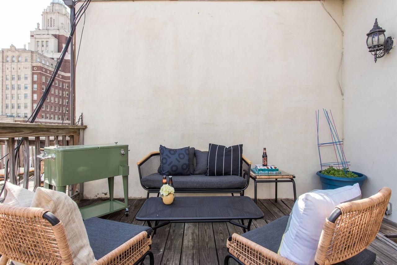 Spacious 2 BR Apt In Center City By Domio - thumb 2