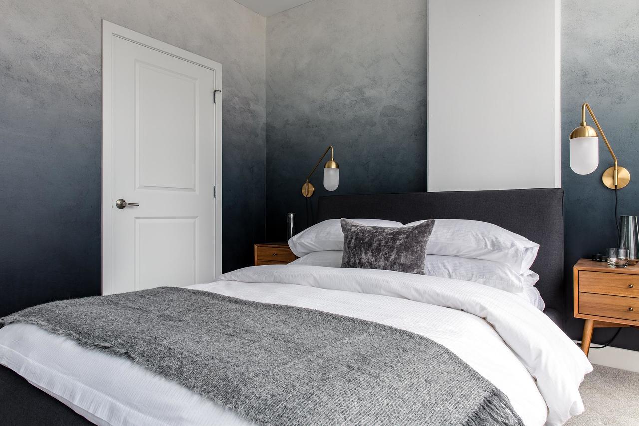 Splendid 1BR+Lounge In City Center - thumb 0