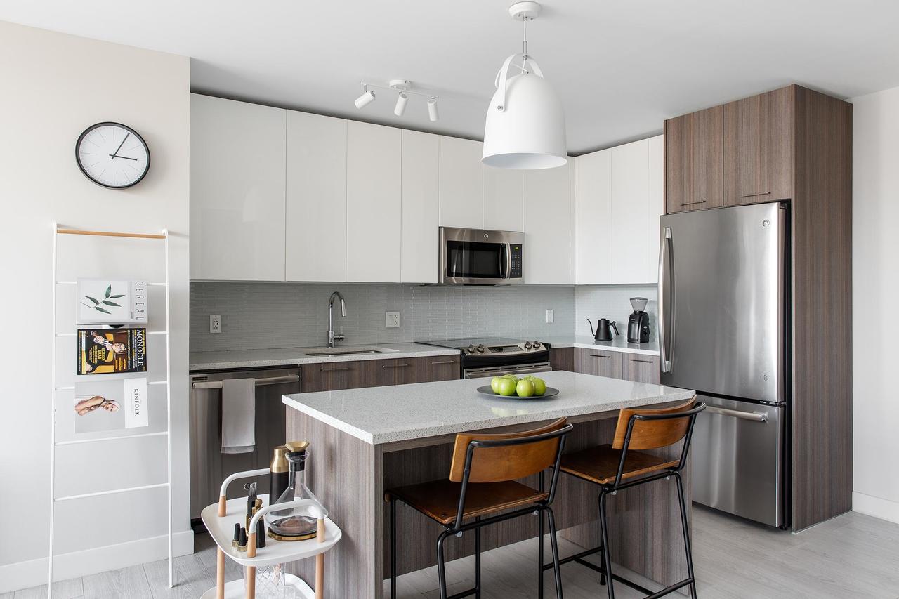 Refined 1BR+Lounge In City Center - thumb 6