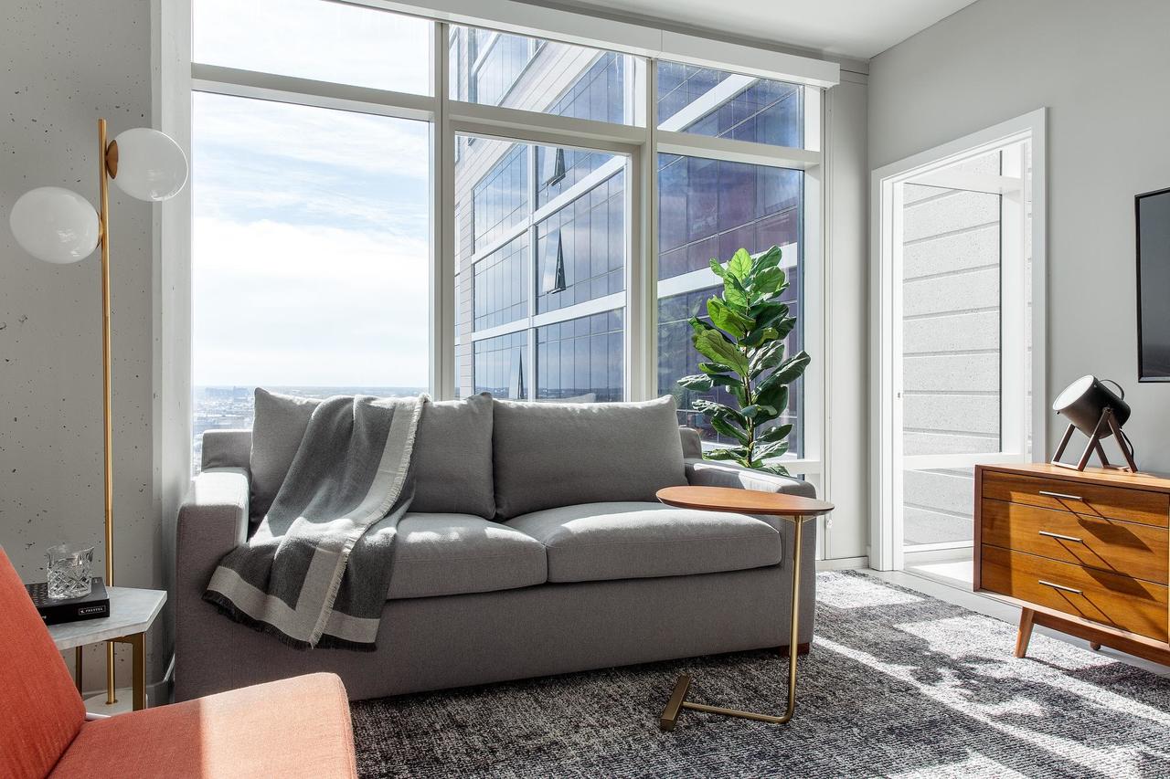 Spacious 2BR + Gym In City Center - thumb 6