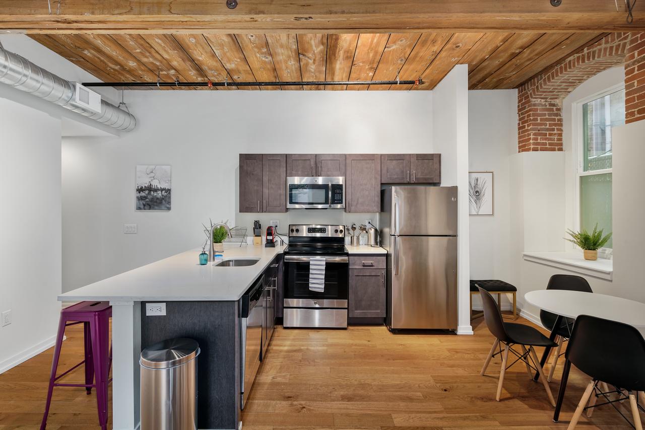 Spacious 2BR-2BA With Patio In Northern Liberties - thumb 4
