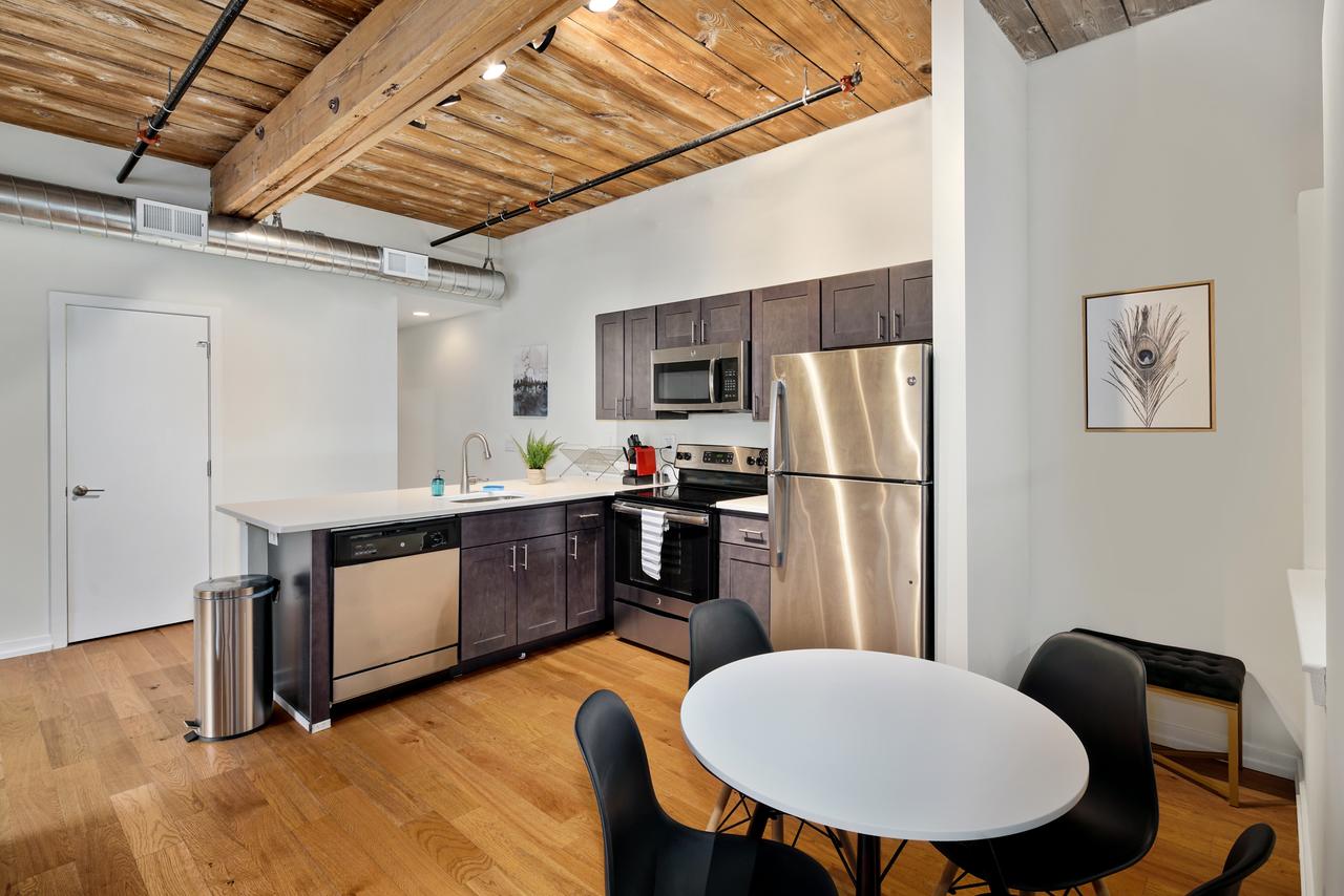 Spacious 2BR-2BA With Patio In Northern Liberties - thumb 2