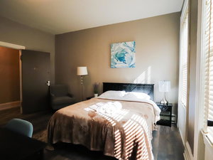 Center City, Convention Center, Jefferson Apt 403