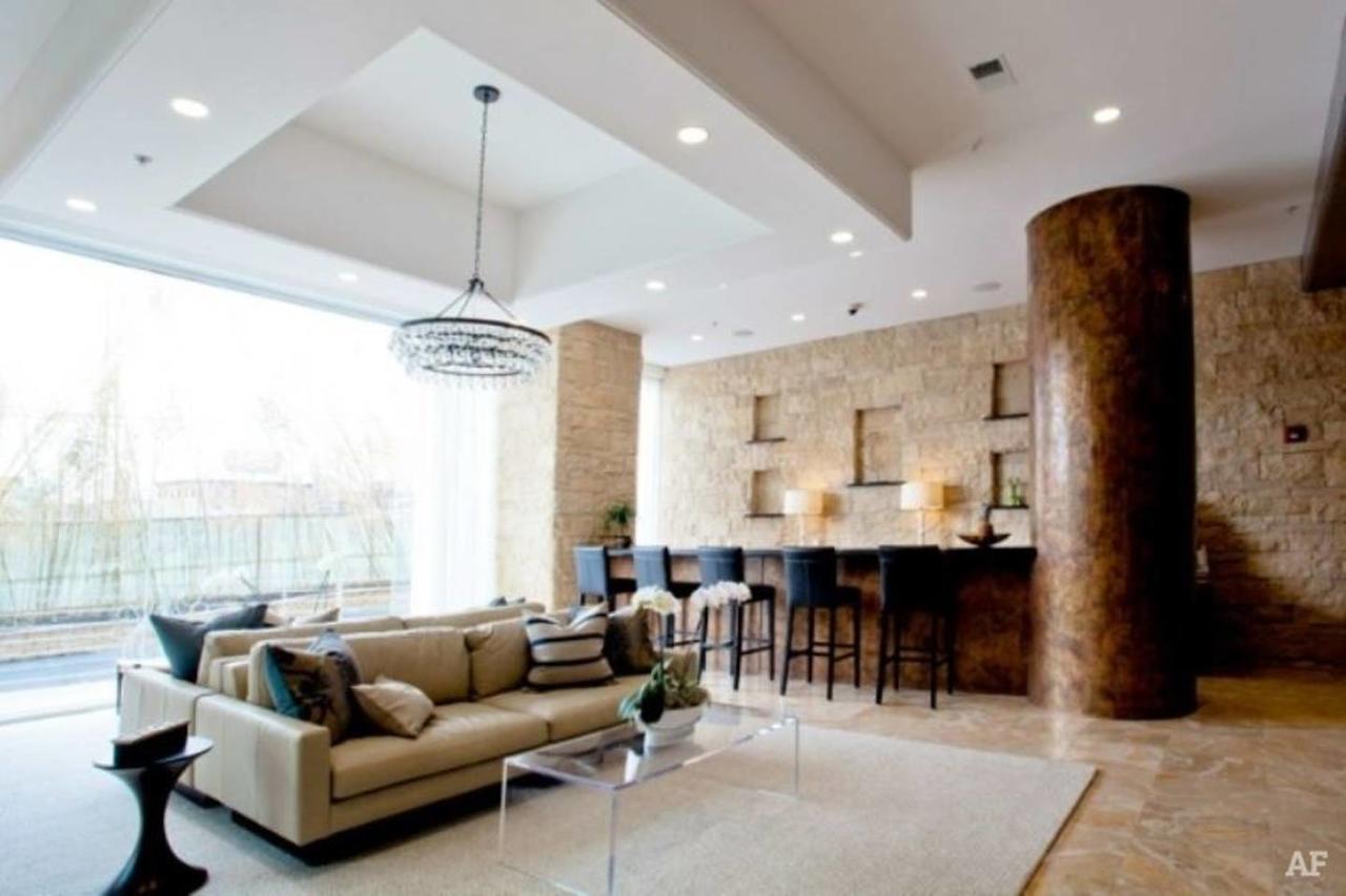 LUXURY LIVING 2BR 2 BTH- 1,400 Sf With POOL, ROOFTOP TERRACE, SPA, And PARKING - thumb 28