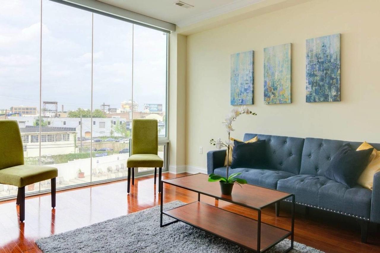 LUXURY LIVING 2BR 2 BTH- 1,400 Sf With POOL, ROOFTOP TERRACE, SPA, And PARKING - thumb 6