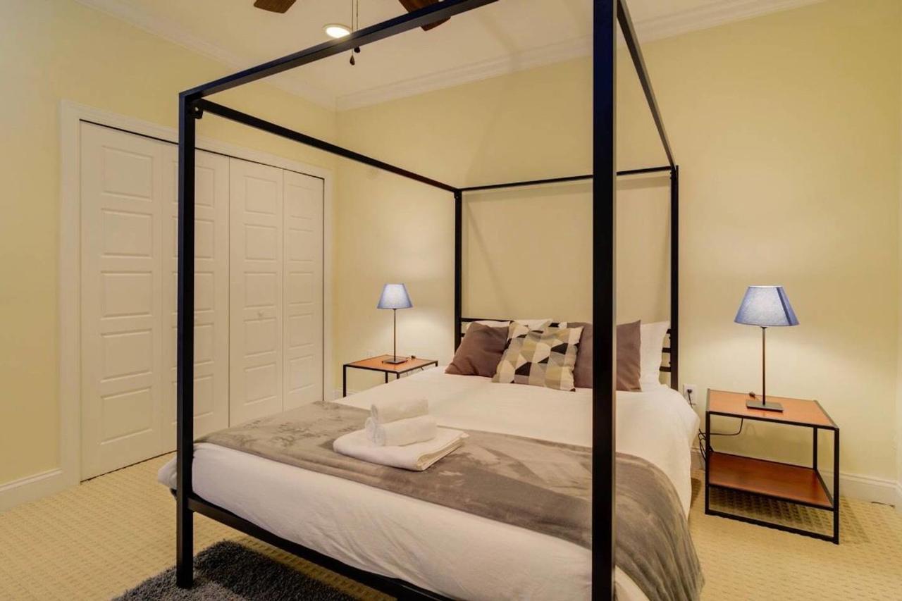 LUXURY LIVING 2BR 2 BTH- 1,400 Sf With POOL, ROOFTOP TERRACE, SPA, And PARKING - thumb 7