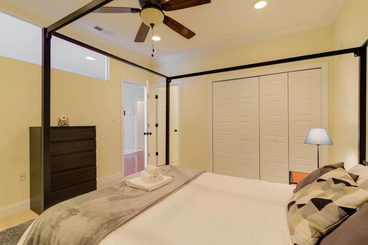 LUXURY LIVING 2BR 2 BTH- 1,400 Sf With POOL, ROOFTOP TERRACE, SPA, And PARKING - thumb 30