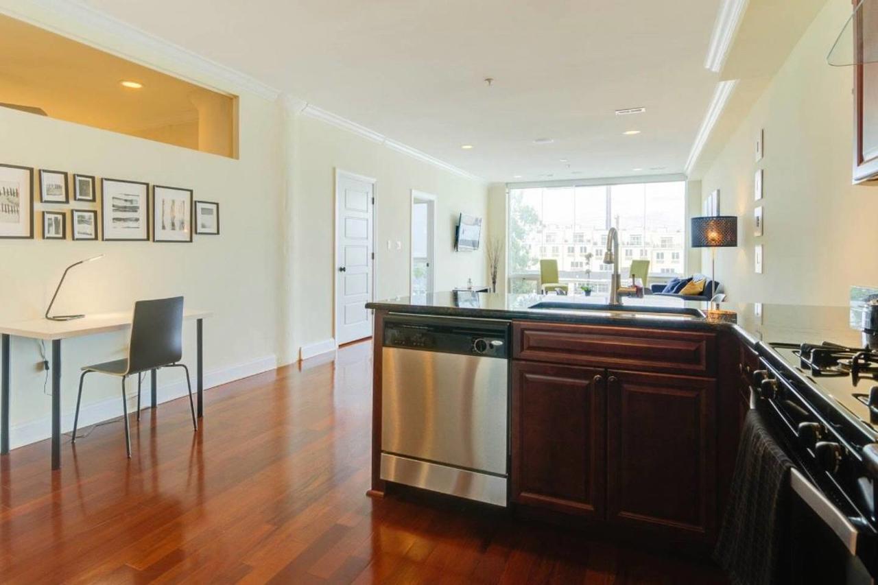 LUXURY LIVING 2BR 2 BTH- 1,400 Sf With POOL, ROOFTOP TERRACE, SPA, And PARKING - thumb 26