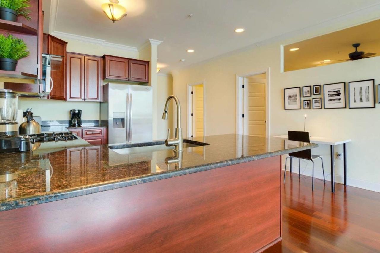 LUXURY LIVING 2BR 2 BTH- 1,400 Sf With POOL, ROOFTOP TERRACE, SPA, And PARKING - thumb 27