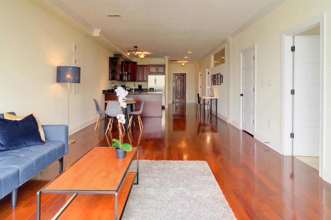 LUXURY LIVING 2BR 2 BTH- 1,400 Sf With POOL, ROOFTOP TERRACE, SPA, And PARKING - thumb 8