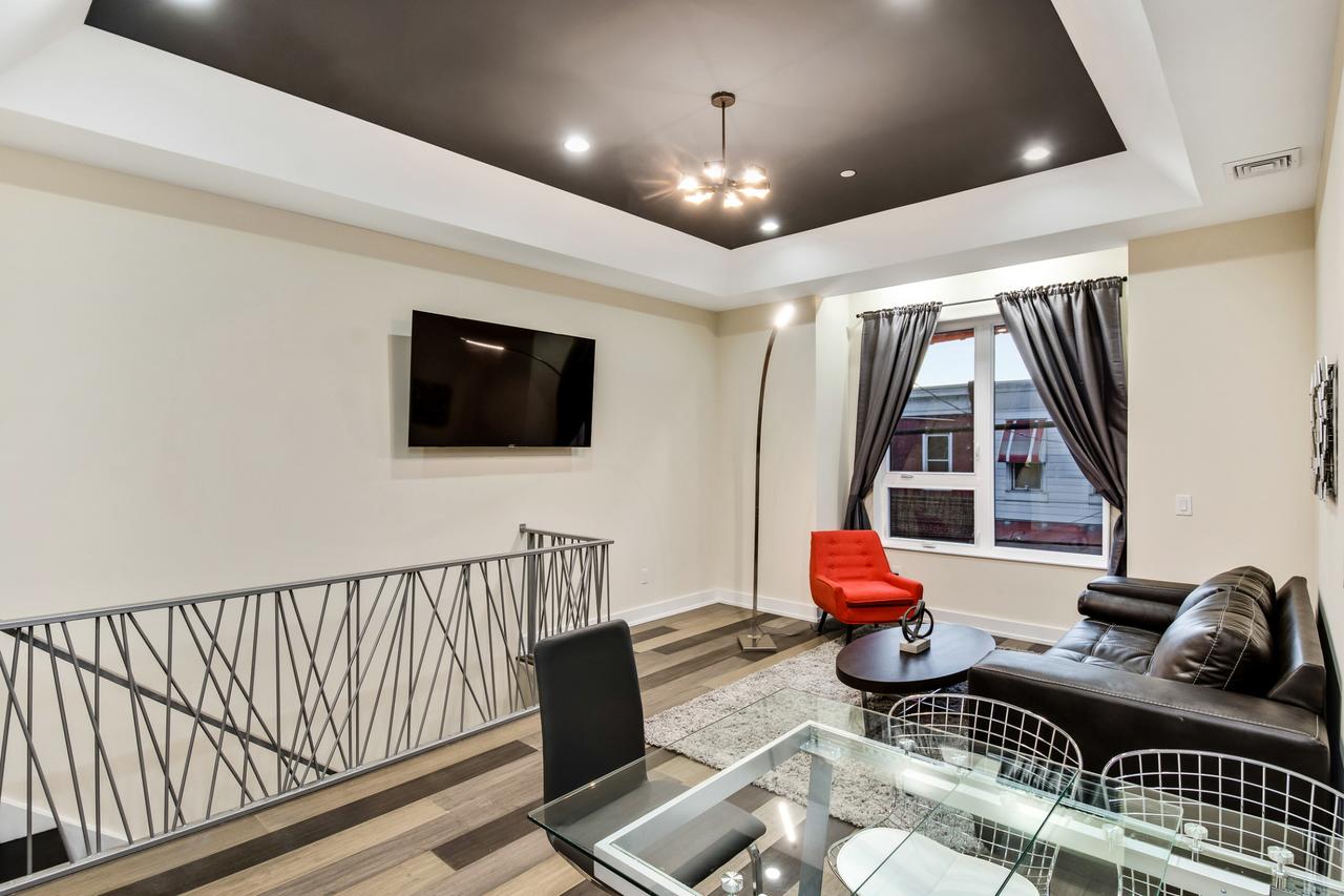 The Eagles Nest - Stunning 3BD Penthouse /w Private Roof Deck - thumb 5