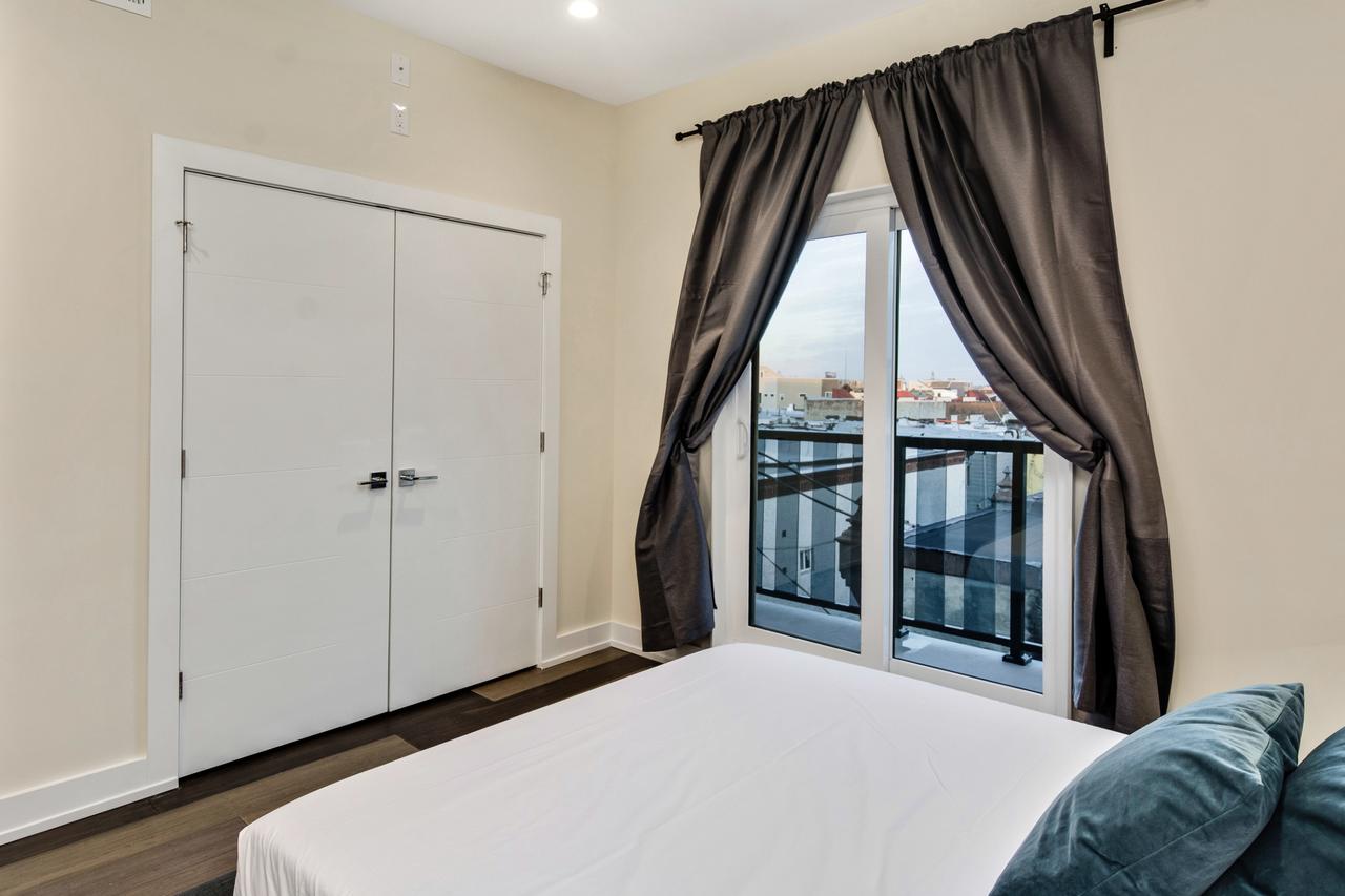 The Eagles Nest - Stunning 3BD Penthouse /w Private Roof Deck - thumb 25