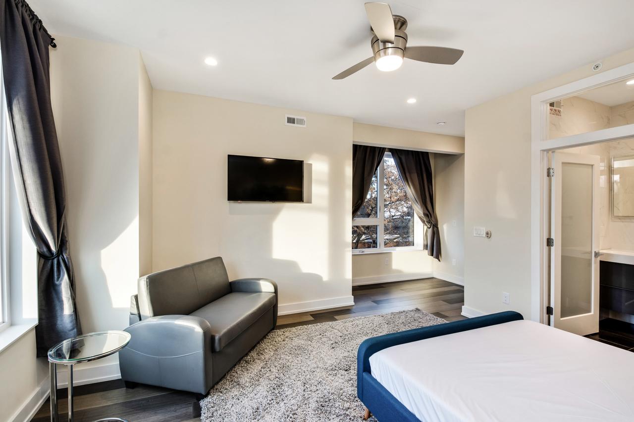 The Eagles Nest - Stunning 3BD Penthouse /w Private Roof Deck - thumb 15