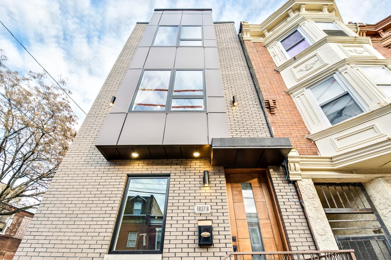 The Eagles Nest - Stunning 3BD Penthouse /w Private Roof Deck - thumb 33