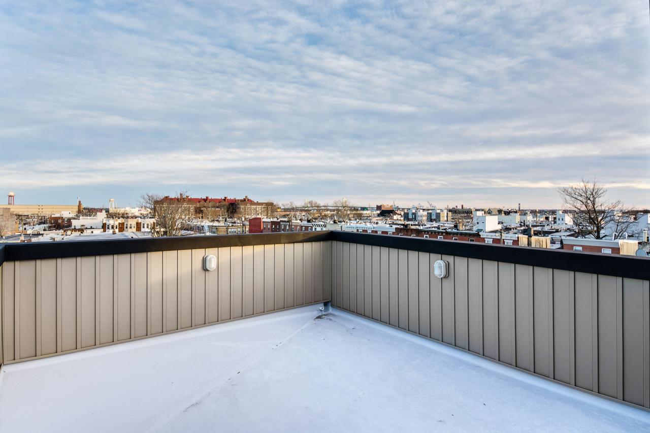 The Eagles Nest - Stunning 3BD Penthouse /w Private Roof Deck - thumb 28