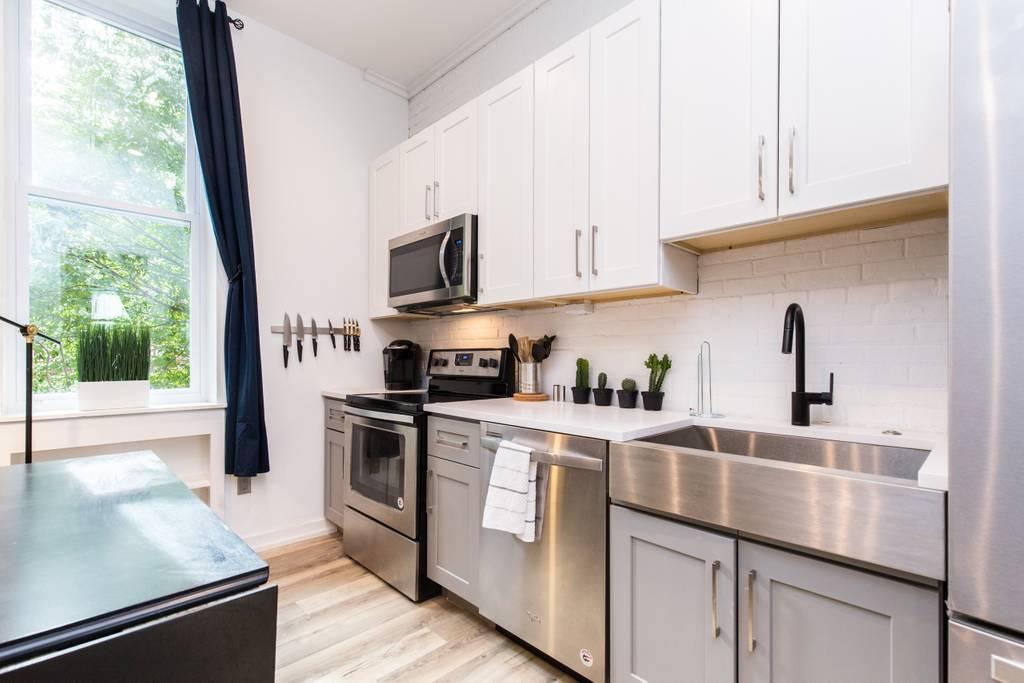 Midtown Village Apartment - thumb 6