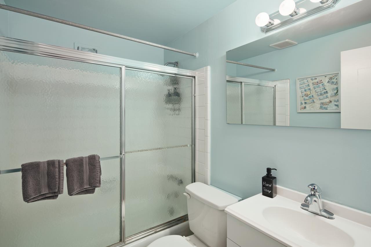 Spacious Modern Row Home In Heart Of Center City - thumb 6