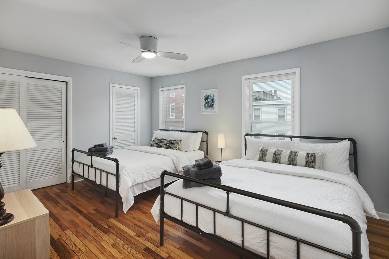 Spacious Modern Row Home In Heart Of Center City - thumb 5