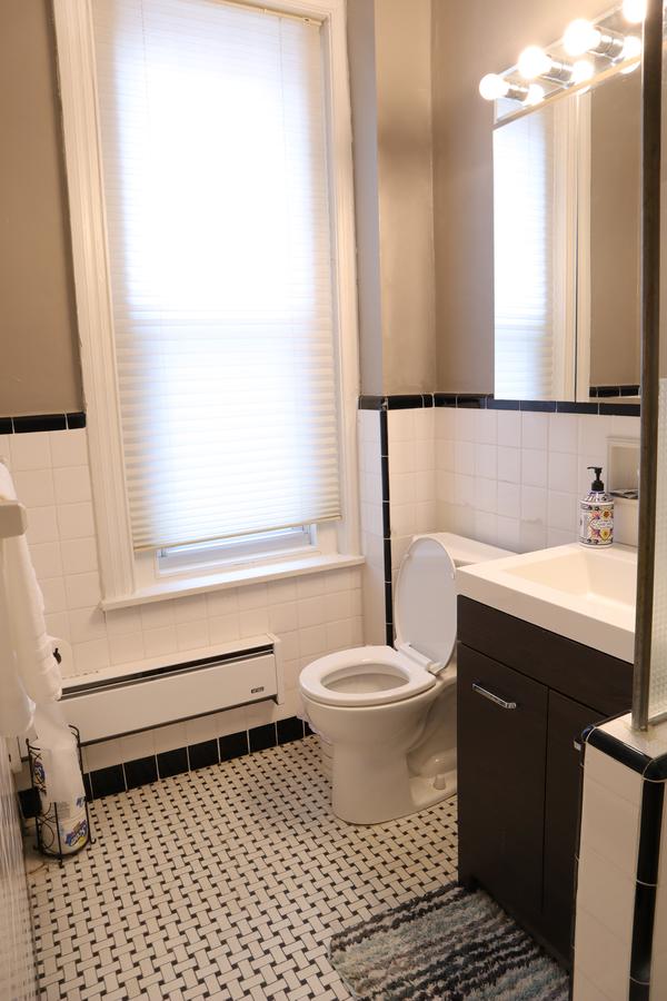 Center City, Convention Center, Jefferson Apt 202 - thumb 3